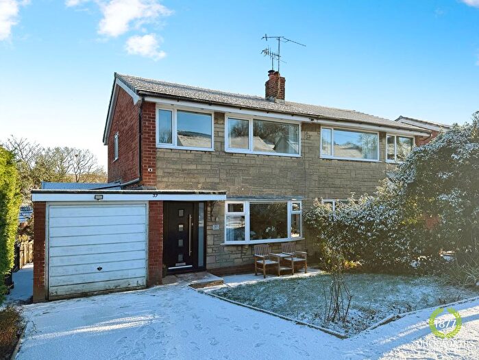 3 Bedroom Semi-Detached House For Sale In Oakwood Road, Accrington, BB5