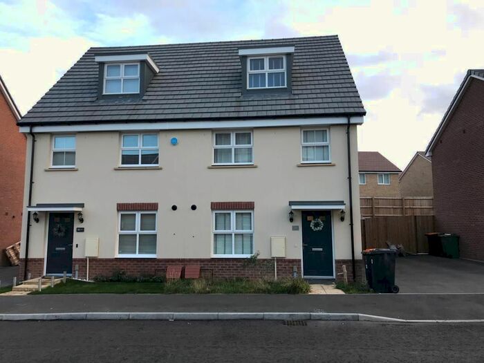 3 Bedroom Semi-Detached House To Rent In Rutherford Crescent, Leighton Buzzard, LU7