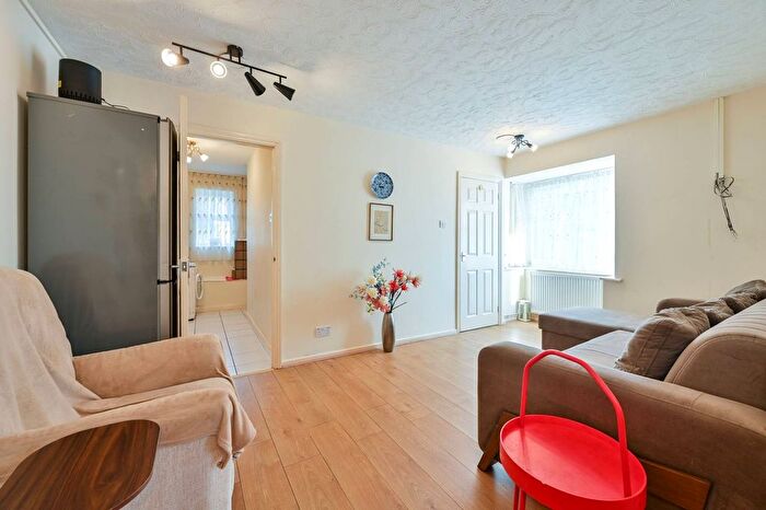 1 Bedroom Flat For Sale In Rossetti Road, South Bermondsey, London, SE16