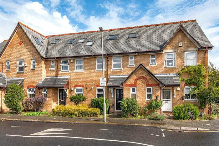 4 Bedroom Semi-Detached House For Sale In Wycliffe Road, Battersea, SW11