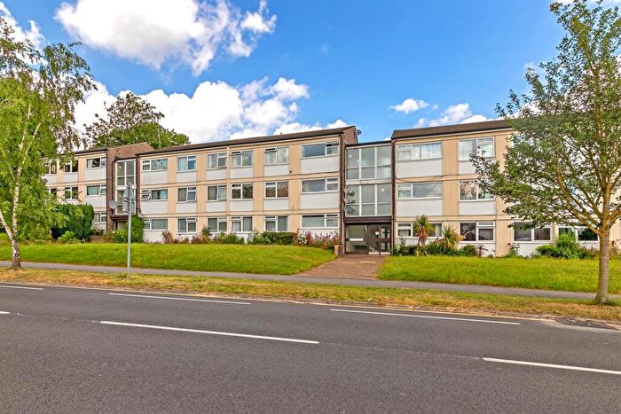 2 Bedroom Flat To Rent In Malvern Close, St Albans, AL4
