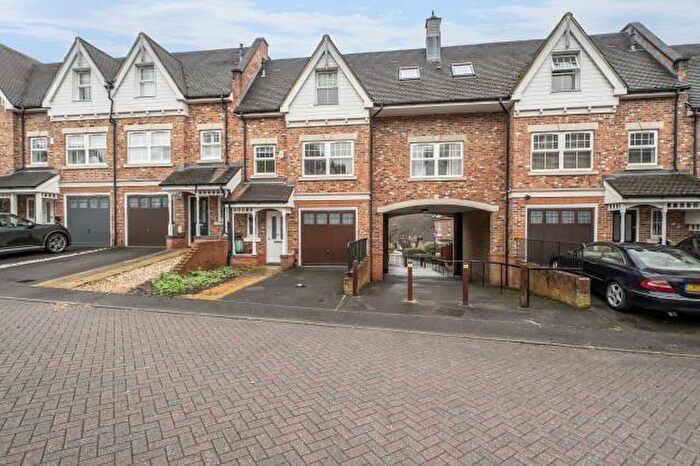 5 Bedroom Town House To Rent In Ascot, Berkshire, SL5