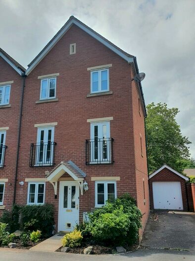 4 Bedroom Town House To Rent In Lister Close, Exeter, EX2