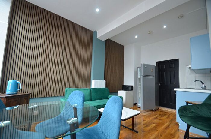 1 Bedroom Flat To Rent In Whitton Dene, Isleworth, TW7