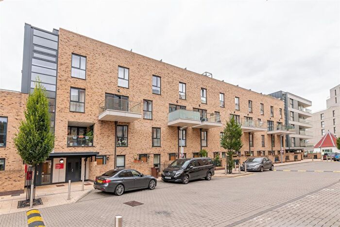2 Bedroom Flat For Sale In Parade Gardens, Chingford, E4