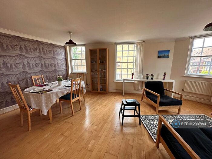 2 Bedroom Flat To Rent In Brunel Court, London, SE16