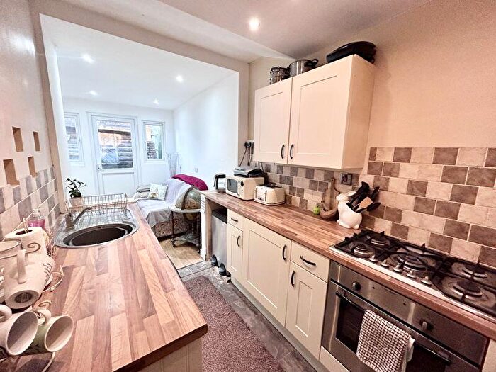 2 Bedroom Terraced House For Sale In Castle Road, Newport, PO30