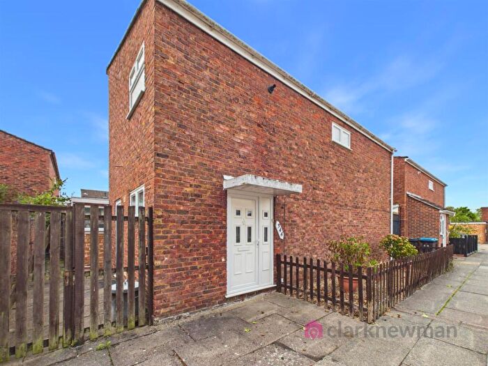 3 Bedroom Detached House For Sale In Long Banks, Harlow, CM18