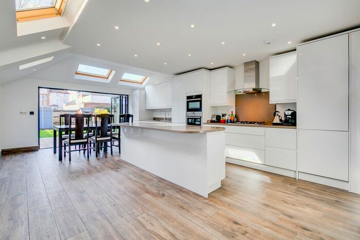 4 Bedroom Property To Rent In Hamilton Road, London, SW19