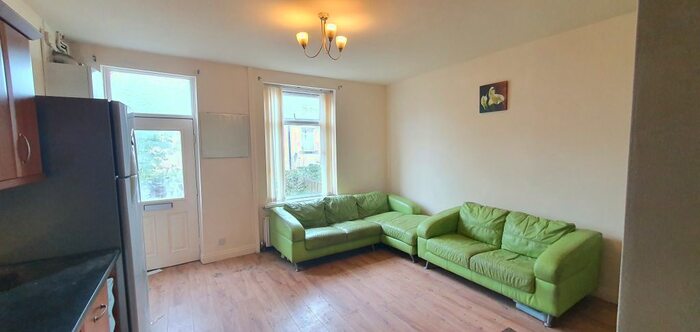 2 Bedroom Terraced House To Rent In Daisy Street, Bradford, BD7