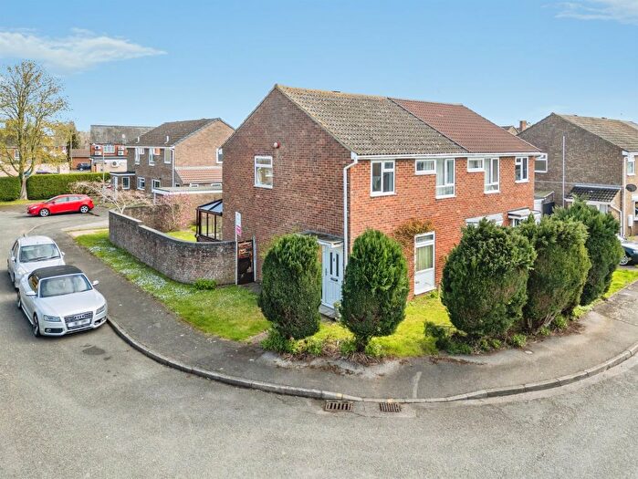 3 Bedroom Semi-Detached House For Sale In St. James Close, Hanslope, Milton Keynes, MK19