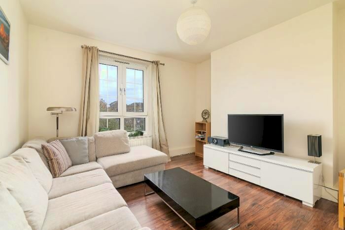 3 Bedroom Flat To Rent In Prusom Street, London, E1W