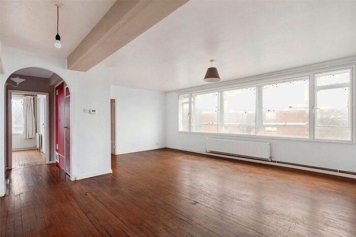 2 Bedroom Flat To Rent In Farquhar Road, London, SE19