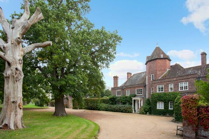 5 Bedroom Detached House To Rent In Peasmarsh, Rye, TN31