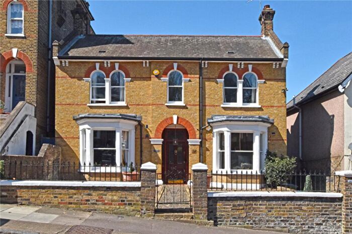 4 Bedroom Detached House For Sale In Eglinton Hill, Shooters Hill, London, SE18