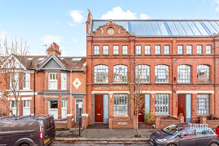 3 Bedroom End Of Terrace House For Sale In Stoneham Road, Hove, BN3