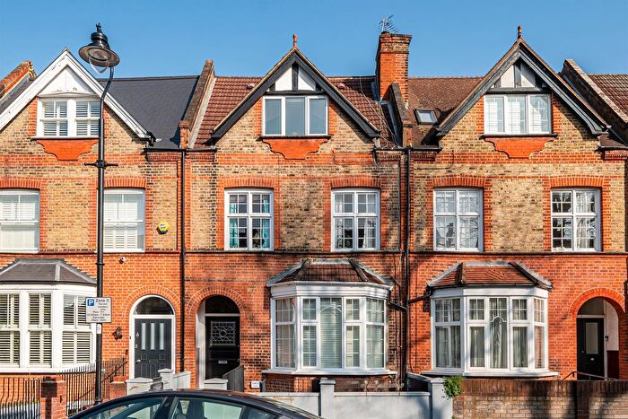 2 Bedroom Flat For Sale In Kenilworth Road, London, W5