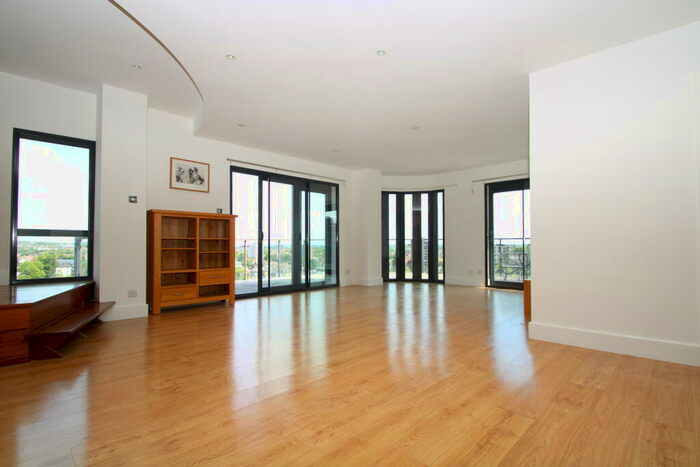 2 Bedroom Penthouse To Rent In Sydenham Road, Croydon, CR0