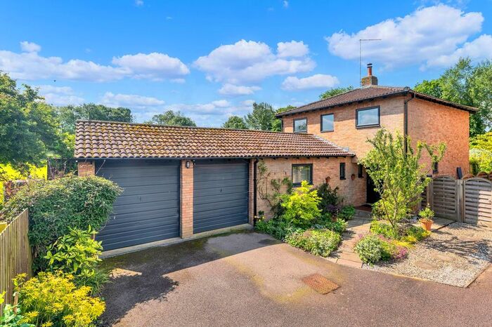 4 Bedroom Detached House For Sale In Pigeons Close, Thriplow, SG8