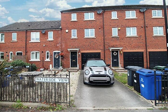 3 Bedroom Town House For Sale In Waterside View, Doncaster, DN12