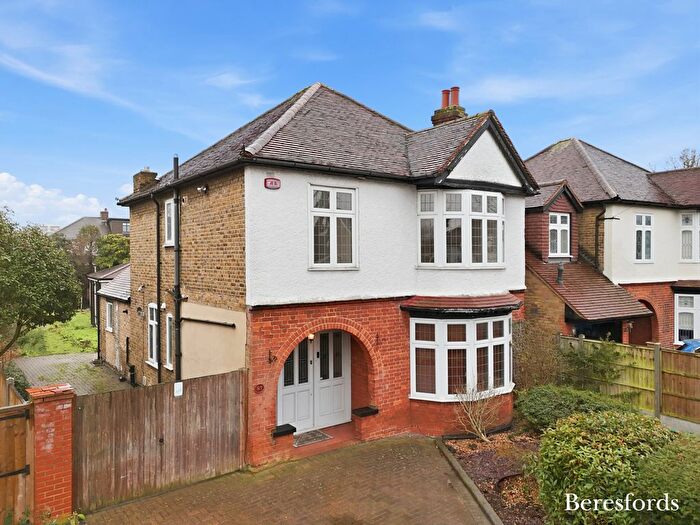 3 Bedroom Detached House For Sale In Crossways, Gide Park, RM2