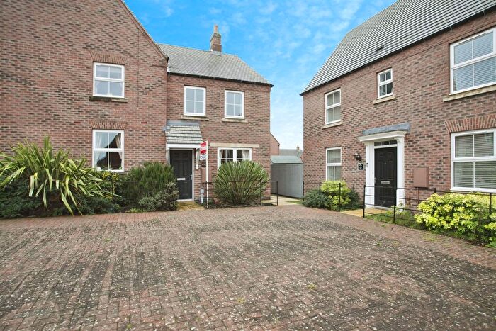 2 Bedroom Semi Detached House For Sale In Coltsfoot Close, Rugby, CV23