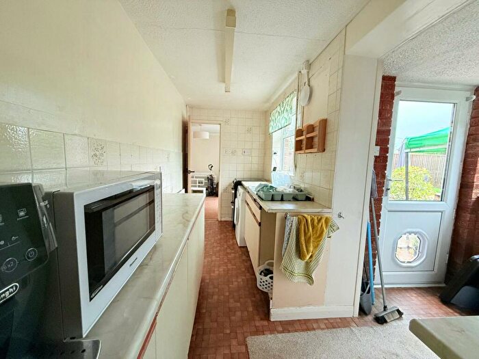 2 Bedroom Semi-Detached House For Sale In Picket Close, Fordingbridge, SP6