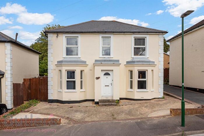 2 Bedroom House To Rent In Alfred Road, Sutton, SM1