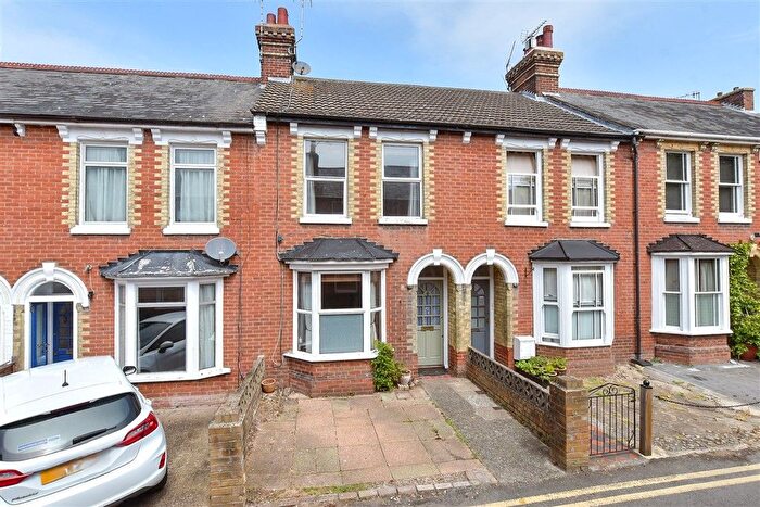 3 Bedroom Terraced House For Sale In Lansdown Road, Canterbury, Kent, CT1