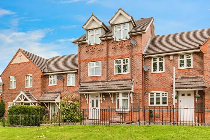 4 Bedroom Terraced House For Sale In Redwood Drive, Crewe, Cheshire, CW1