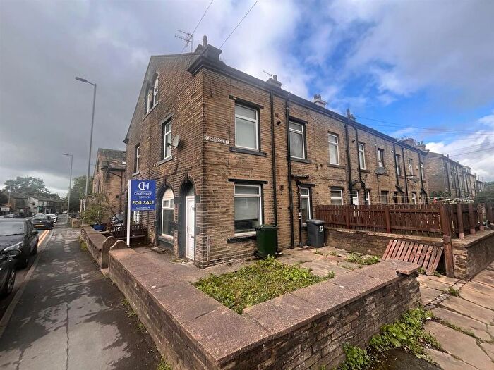 2 Bedroom End Of Terrace House For Sale In Sandbeds, Queensbury, BD13