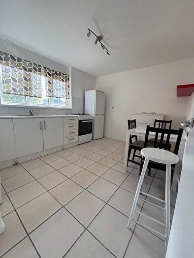 2 Bedroom Flat To Rent In Hungerford Road, London, N7