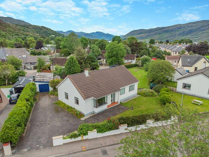 4 Bedroom Bungalow For Sale In Riverside Terrace, Ullapool, Highland, IV26