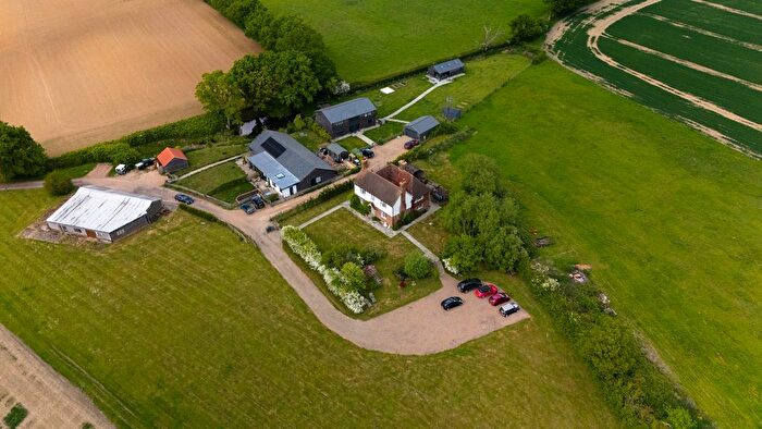 4 Bedroom Detached House For Sale In Lenham Road, Headcorn, TN27