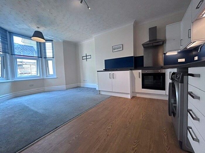 2 Bedroom Flat To Rent In Northumberland Place, Teignmouth, TQ14