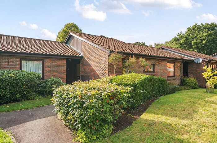 1 Bedroom Retirement Property For Sale In Furniss Court, Elmbridge Village, Cranleigh, GU6