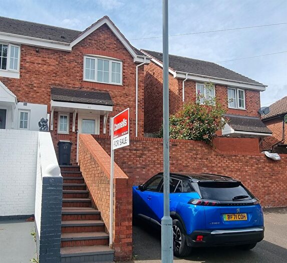 2 Bedroom Semi Detached House For Sale In Bedford Road, West Bromwich, B71