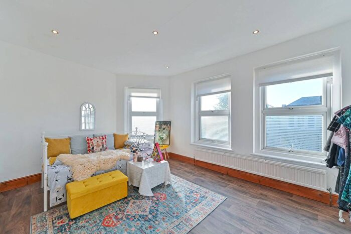 3 Bedroom Flat For Sale In Anerley Road, Anerley, London, SE20