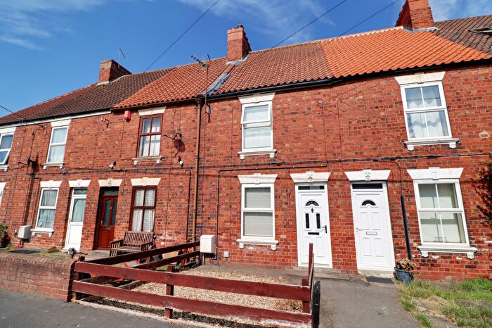 2 Bedroom Terraced House For Sale In New Trent Street, Ealand, DN17