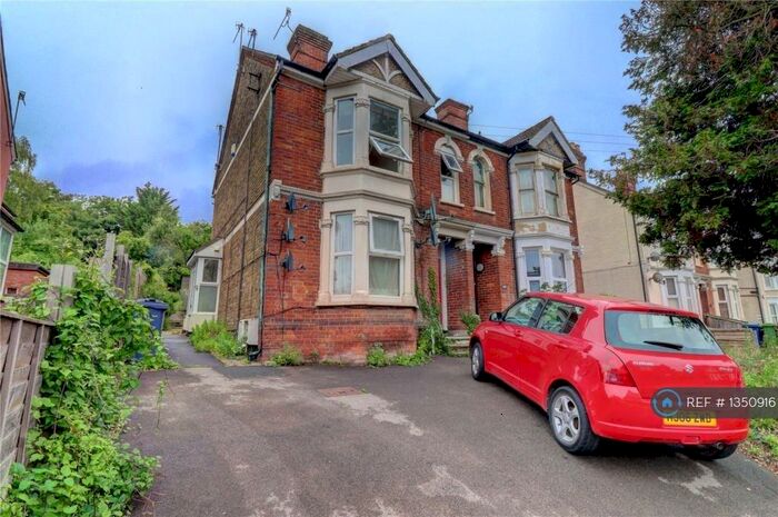 1 Bedroom Flat To Rent In West Wycombe Road, High Wycombe, HP12