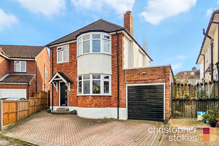 4 Bedroom Detached House For Sale In Holbeck Lane, Cheshunt, Hertfordshire, EN7