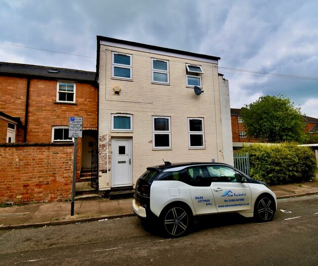 1 Bedroom Flat To Rent In Ecton Street, Abington, Northampton, NN1