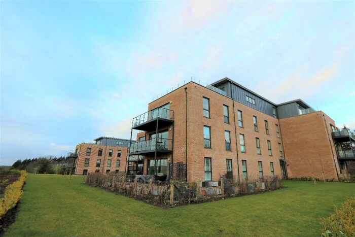 3 Bedroom Penthouse To Rent In Beechwood Lea, Thorntonhall, G74