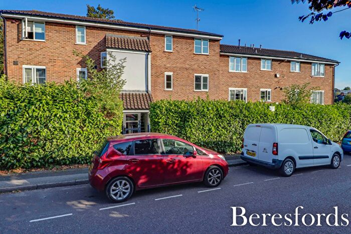 2 Bedroom Flat For Sale In Rose Valley, Brentwood, CM14
