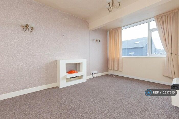 2 Bedroom Flat To Rent In Coronation Street, Blackpool, FY1