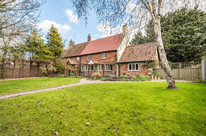 4 Bedroom Semi Detached House For Sale In Grange Lane, Warminster, BA12