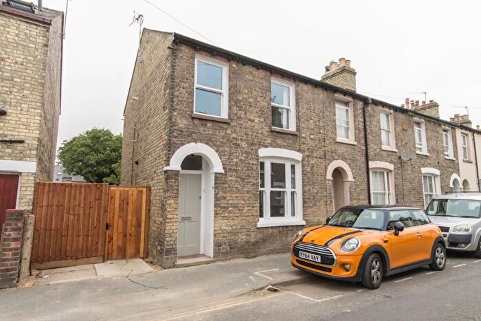 2 Bedroom End Of Terrace House To Rent In Hemingford Road, Cambridge, CB1
