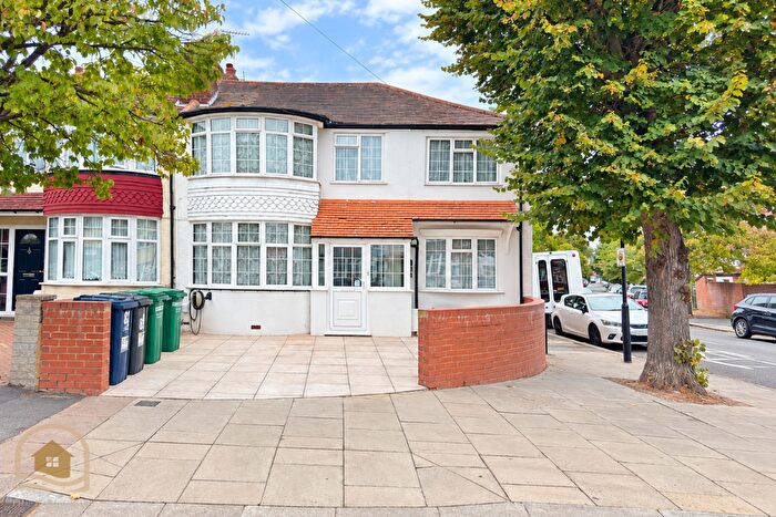 6 Bedroom End Of Terrace House For Sale In Conway Crescent, Perivale, Greenford, Middlesex, UB6
