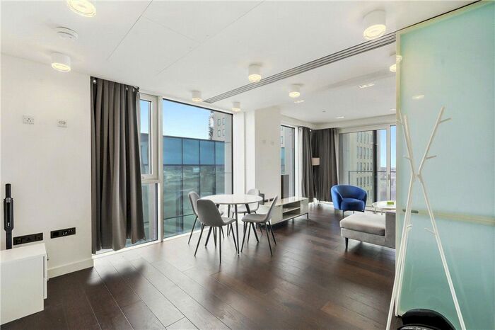 3 Bedroom Flat To Rent In Casson Square, London, SE1