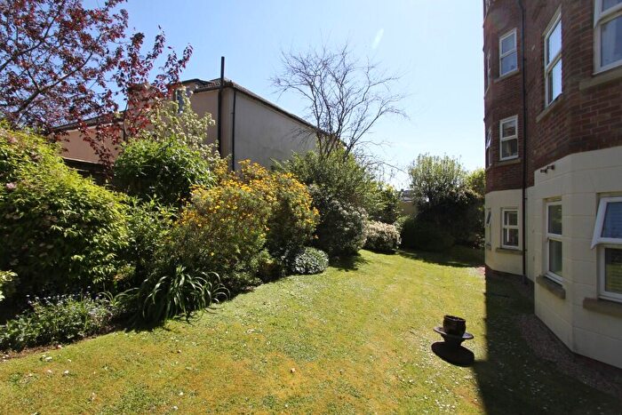 2 Bedroom Apartment For Sale In Upperton Road, Eastbourne, BN21